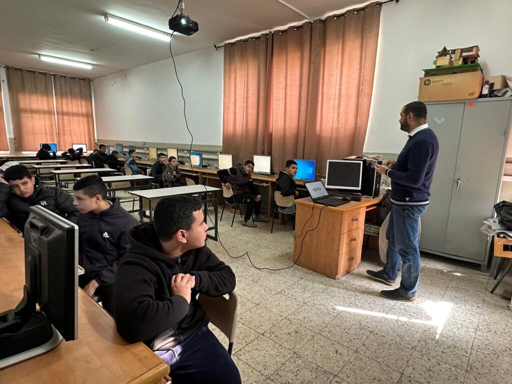 Exploring Web Development at Hassani Al-Ashhab School